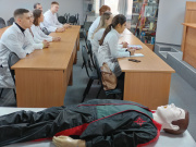 Студенты медицинской академии проходят лекции в психоневрологической больнице